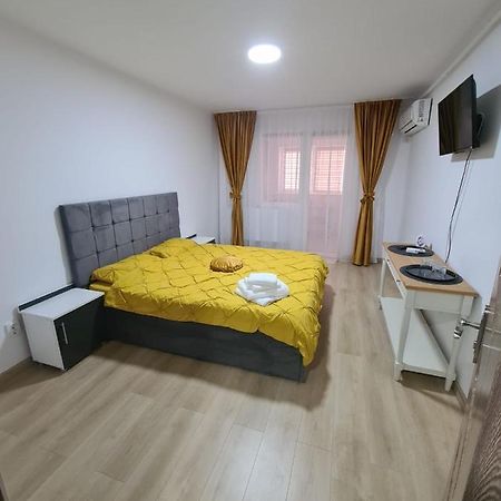 Apartamento Garsoniera Luxury Kevin Piteşti Exterior foto