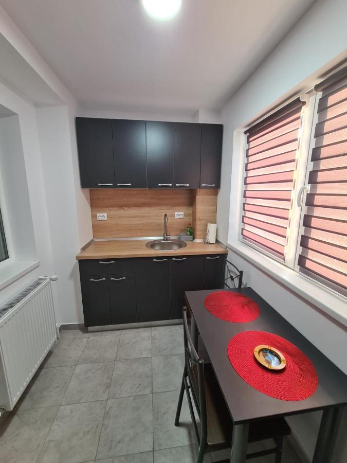 Apartamento Garsoniera Luxury Kevin Piteşti Exterior foto