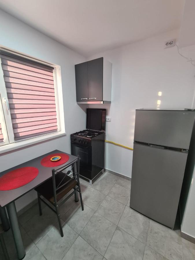 Apartamento Garsoniera Luxury Kevin Piteşti Exterior foto