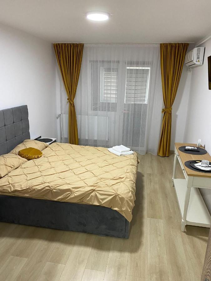 Apartamento Garsoniera Luxury Kevin Piteşti Exterior foto