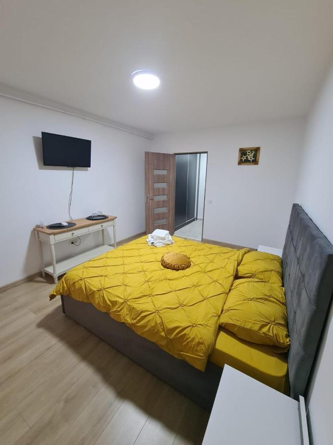 Apartamento Garsoniera Luxury Kevin Piteşti Exterior foto