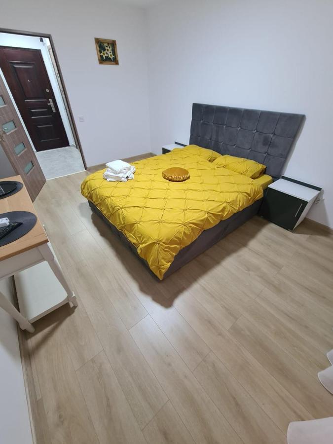 Apartamento Garsoniera Luxury Kevin Piteşti Exterior foto