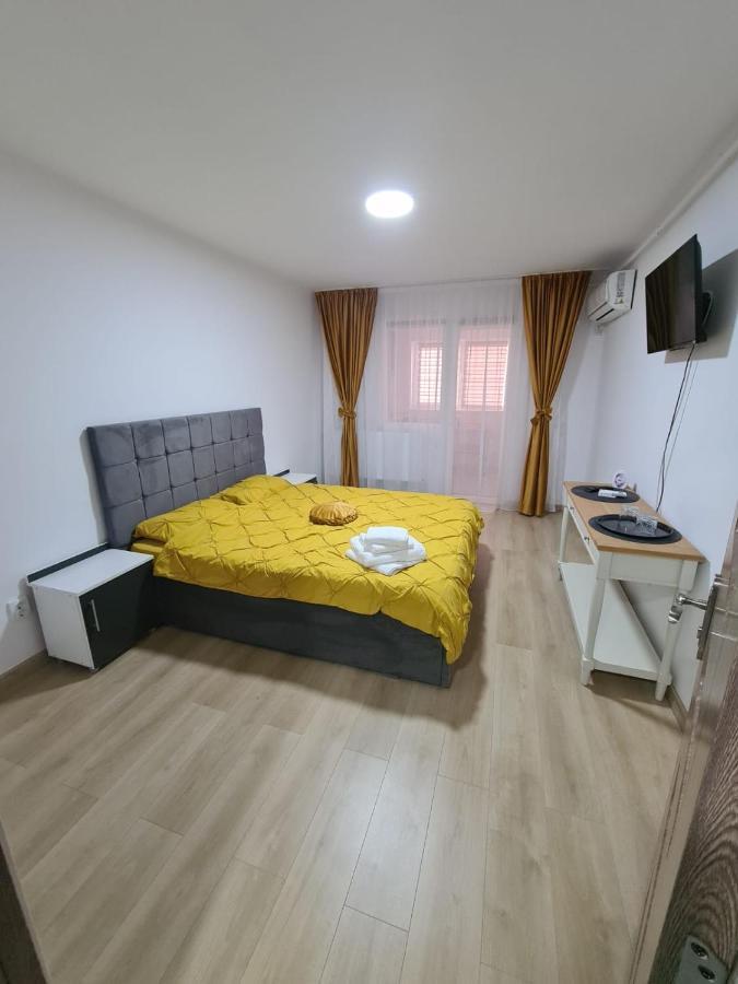 Apartamento Garsoniera Luxury Kevin Piteşti Exterior foto